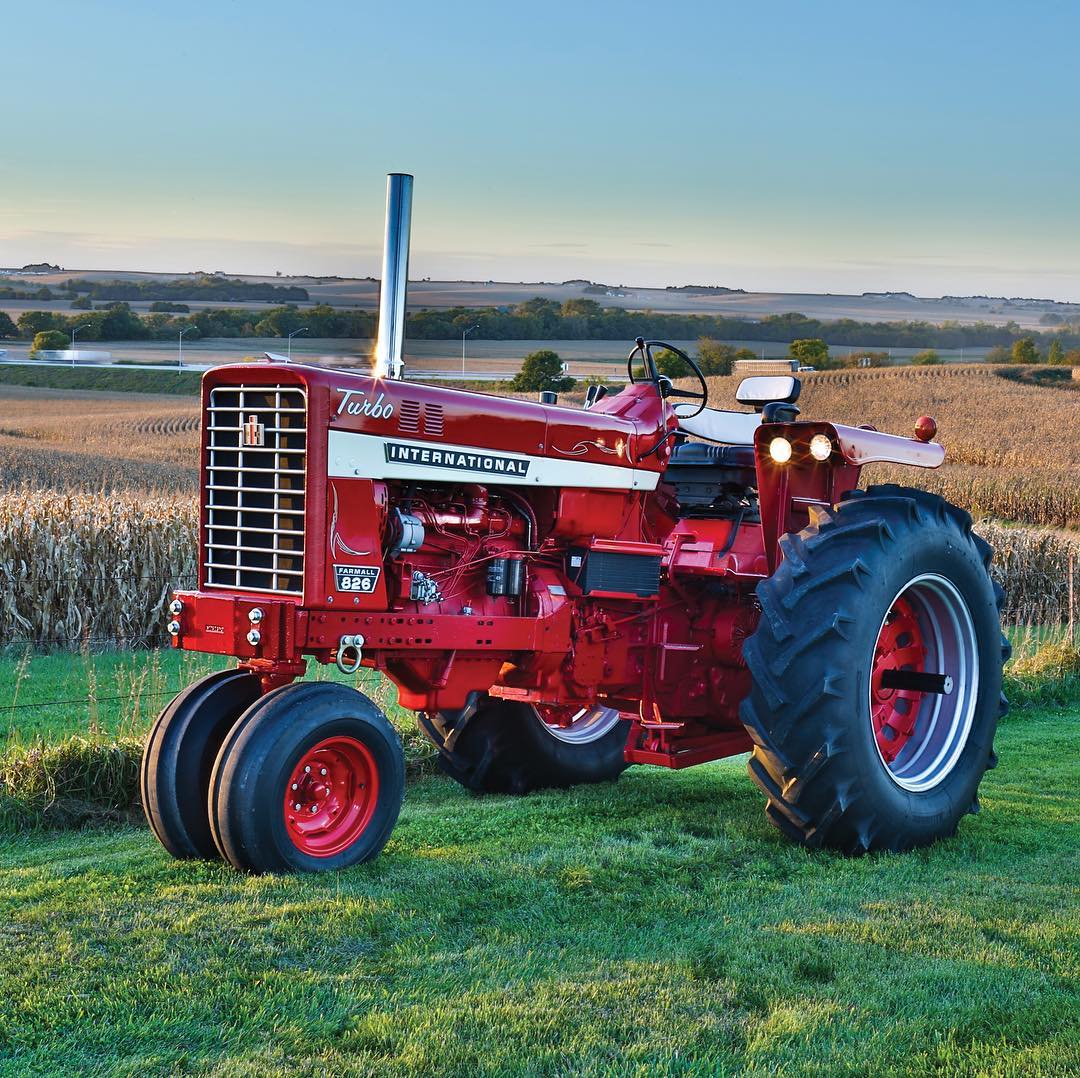 Farmall 826